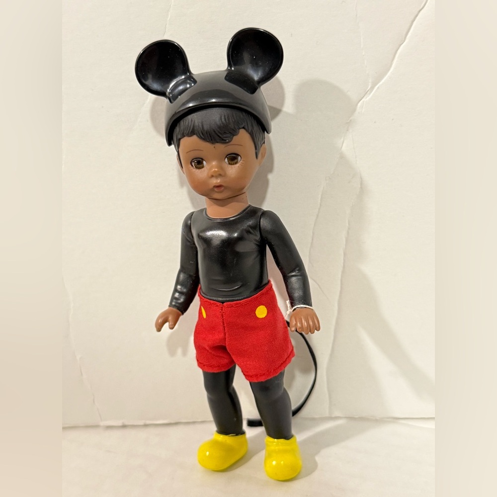 Disney Mickey Mouse Boy poseable Figure 5”  madame Alexander 2004 Mickey Boy